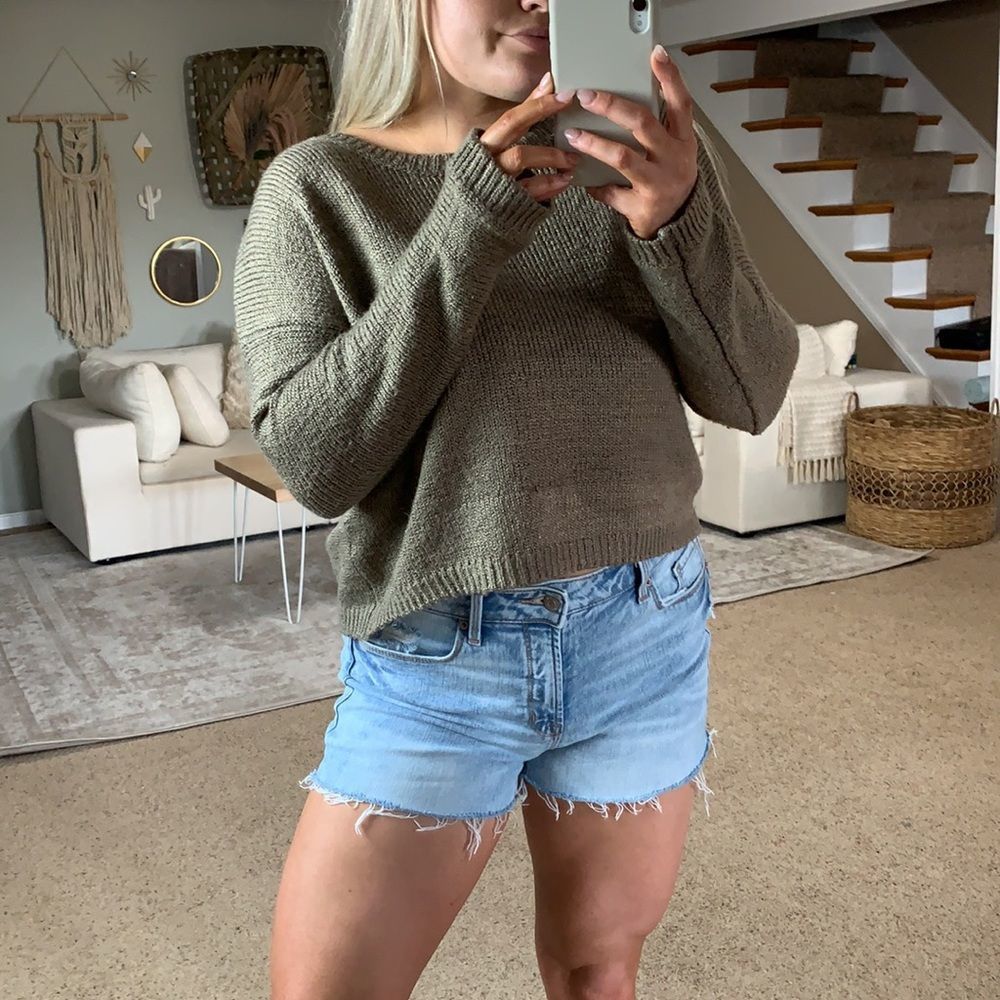 Brown cropped knit sweater